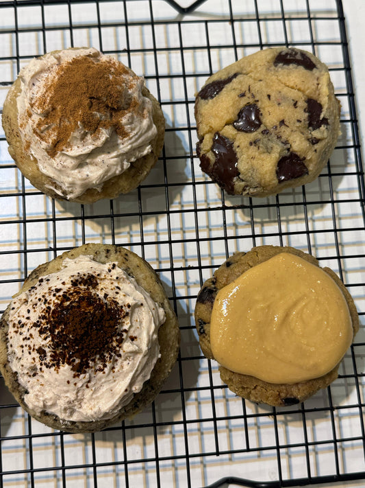 Mix cream bundle                                     4 pieces (Almond Flour)                       keto friendly                                     Peanut butter,

Vanilla chocolate chips, 

Cinnamon cream, and 

Coffee cream.

 